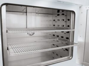 Laboratorieugnar och kammarluftsugnar upp till 850 °C 8 Extricable metal grids to load the oven in different layers